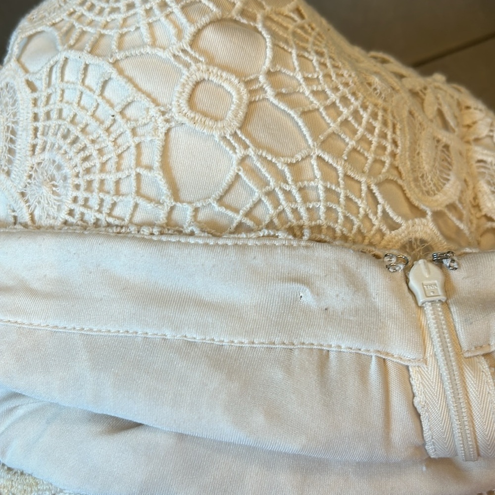 AQUA Off White Crocheted Off White Mini Skirt - Picture 9 of 11